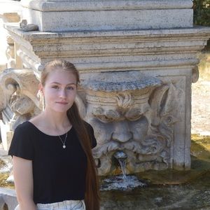 Meet your Posher, Isabella